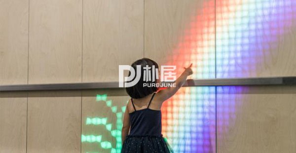 半透明木结构装置和照明