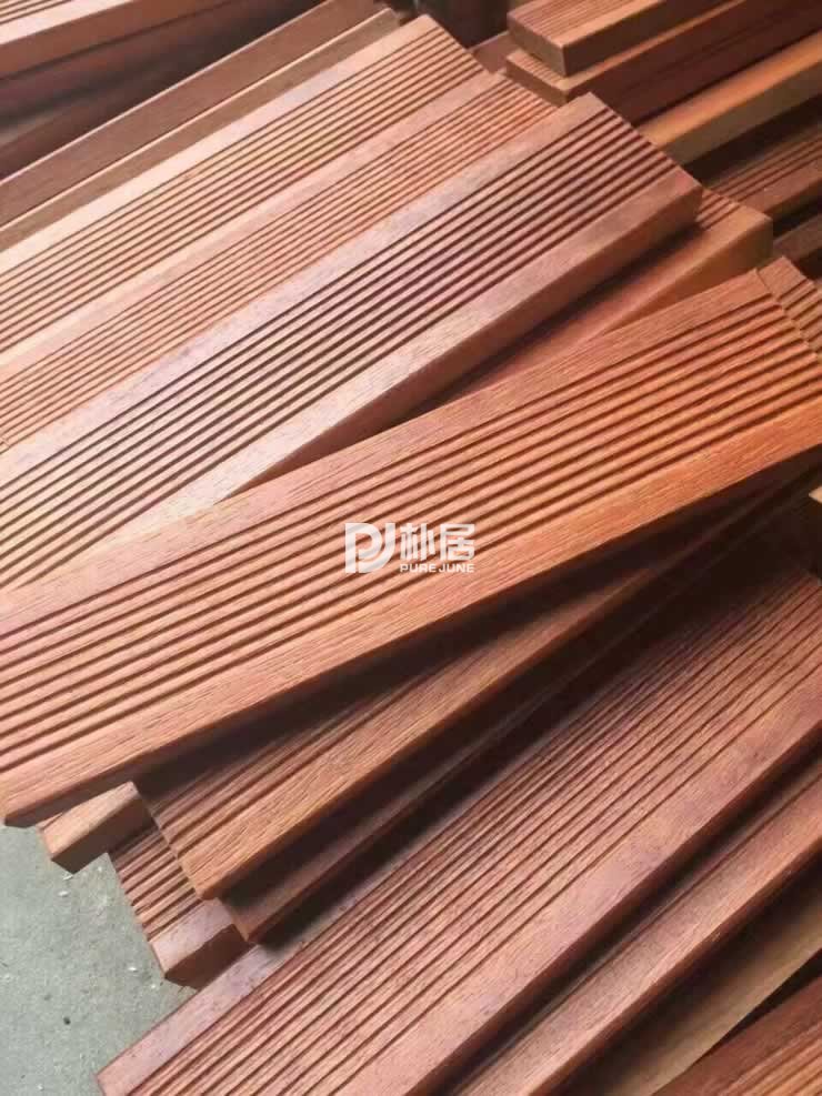 菠萝格拉丝防滑木地板细节图