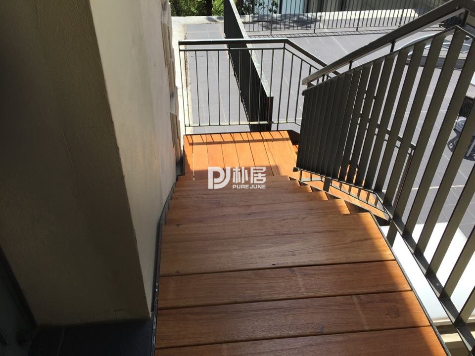 木地板楼梯